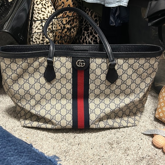 AUTHENTIC GUCCI tote - Picture 2 of 8